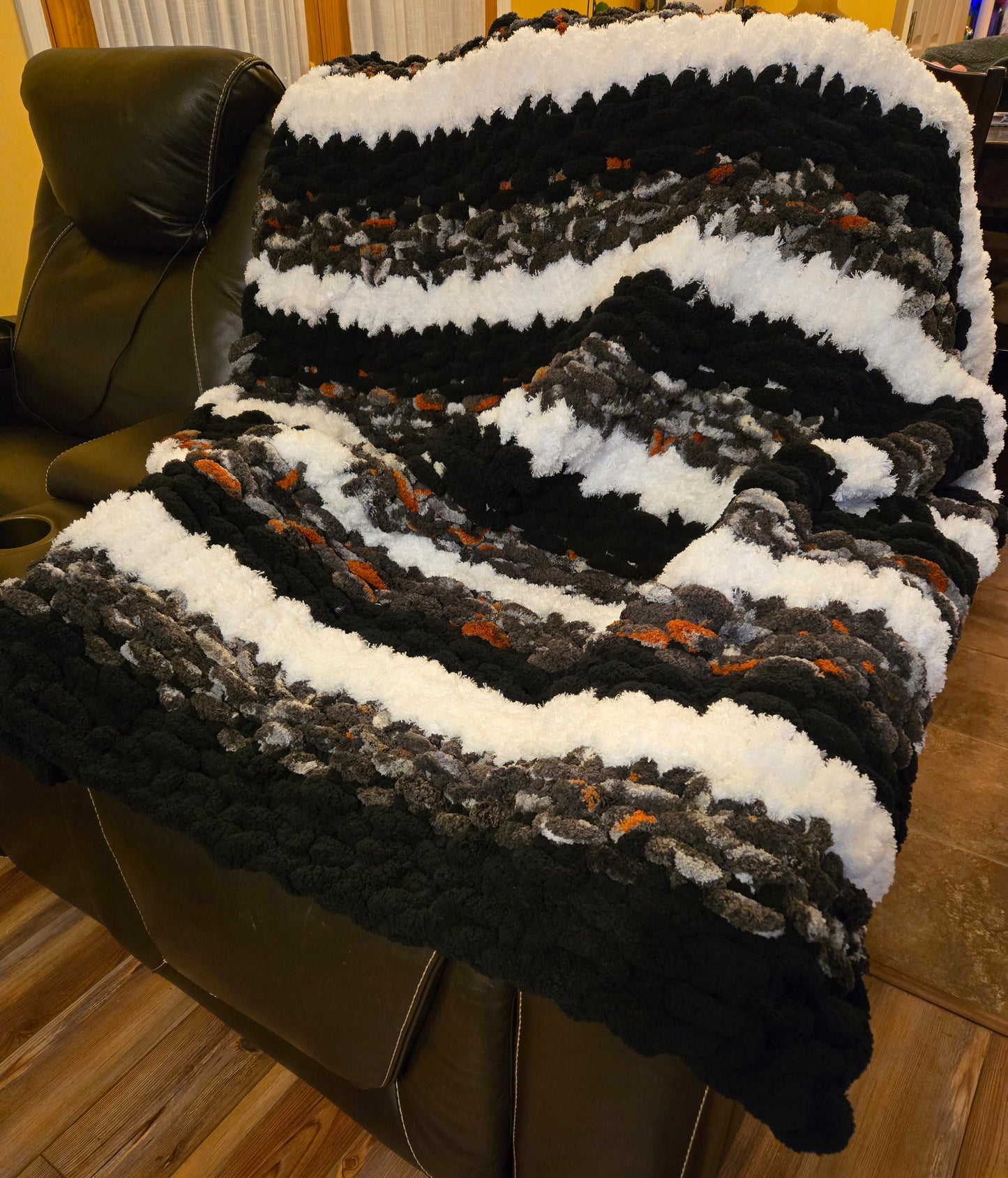 Midnight Blaze Chunky Knit Blanket