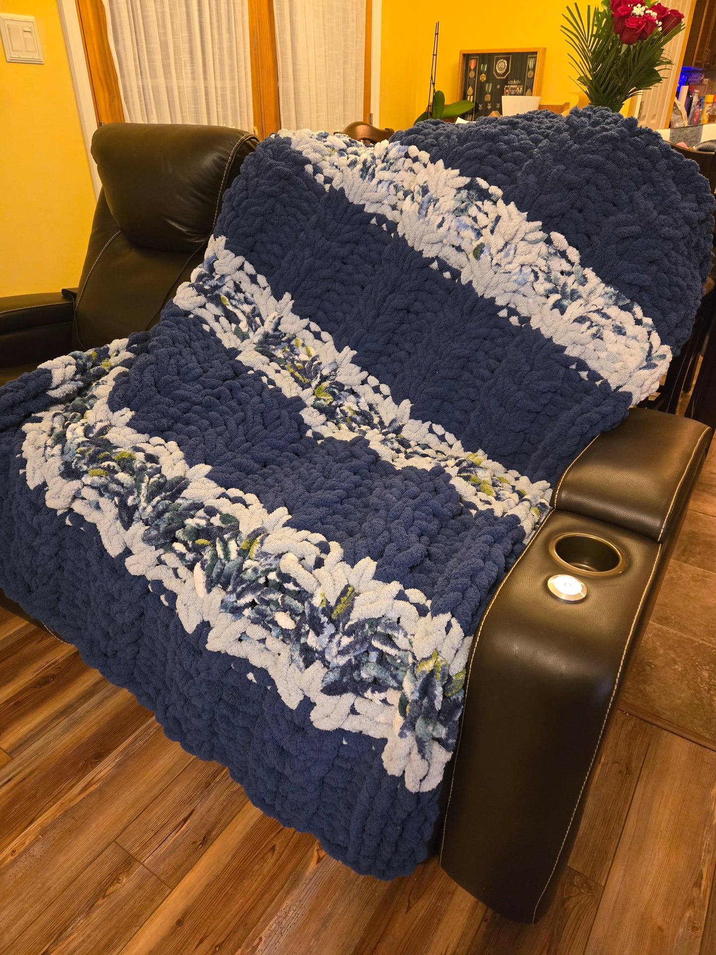 Cozy Blues Chunky Knit Blanket