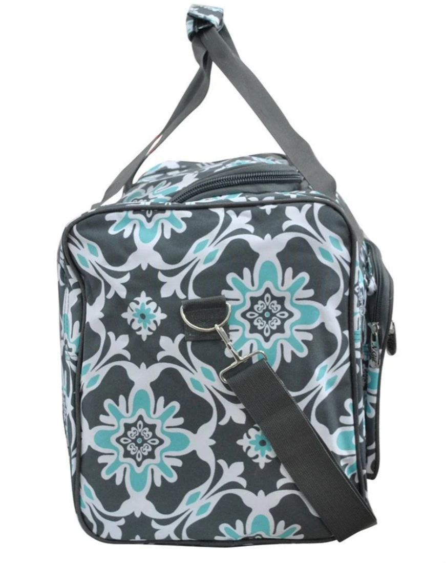 Quatro Vine 23" Weekender Duffel Bag