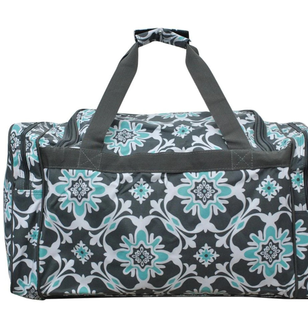 Quatro Vine 23" Weekender Duffel Bag